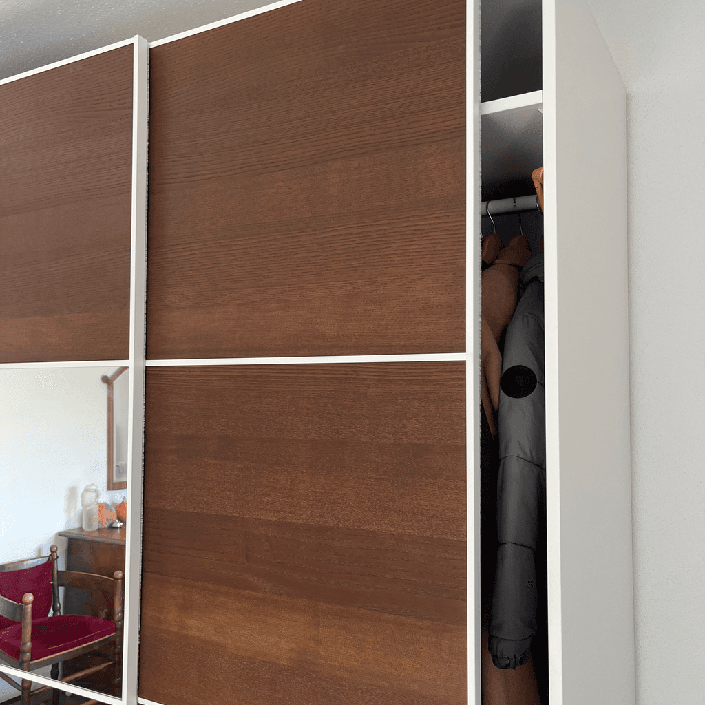 Foto bij klus: Repair wardrobe door, blind and towel rail in Eindhoven