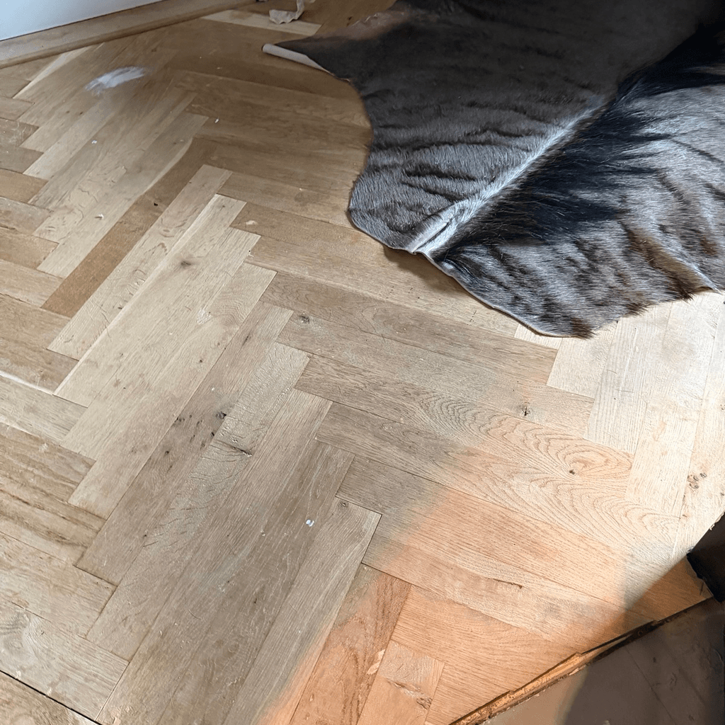 Foto bij klus: Massief houten visgraatvloer verwijderen in Berkenwoude