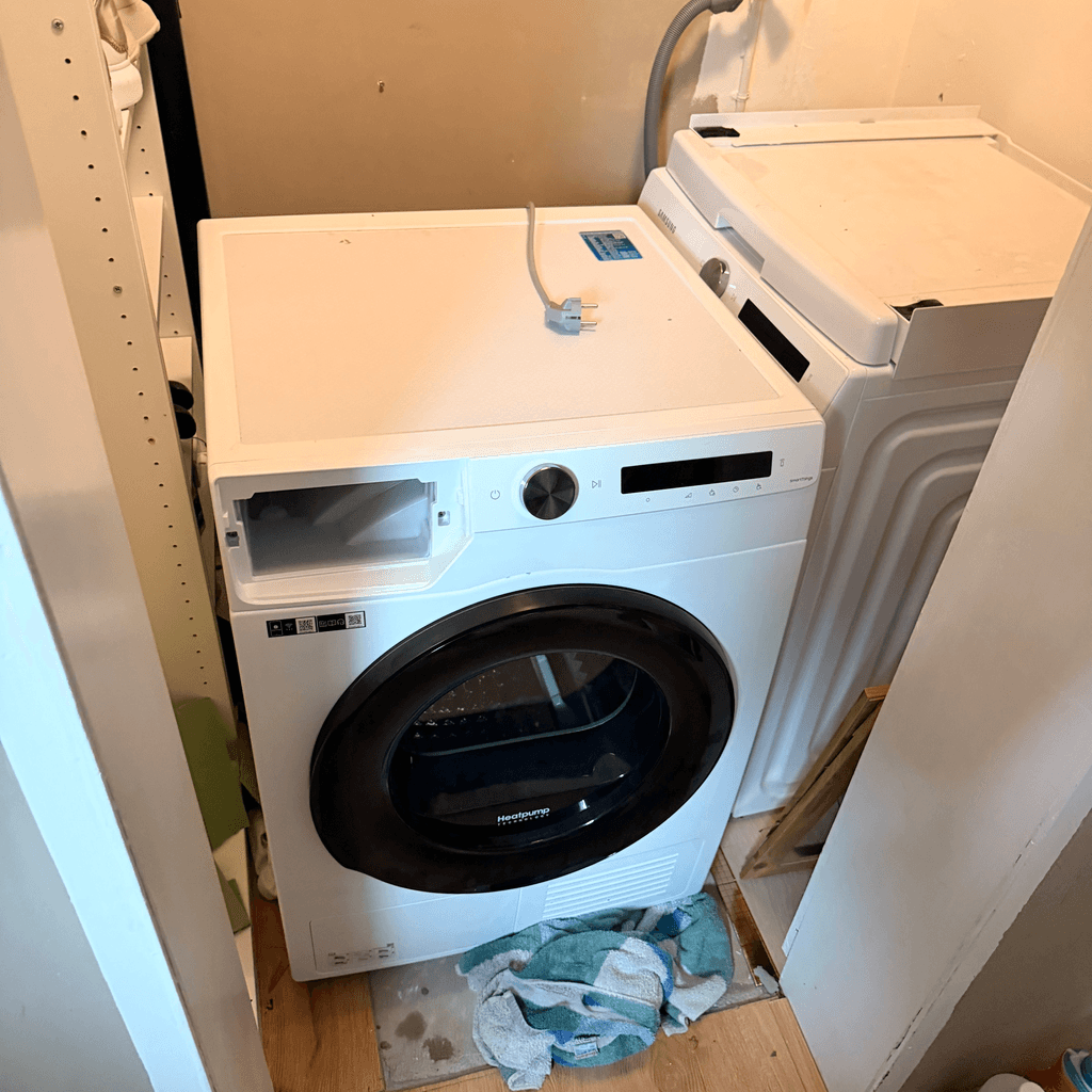 Foto bij klus: Droger op wasmachine plaatsen in Rotterdam